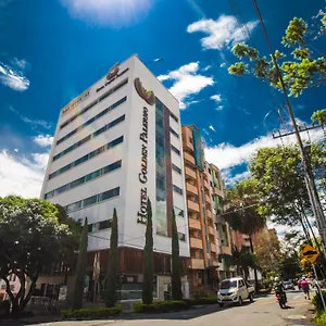 Golden Palermo **** Medellin
